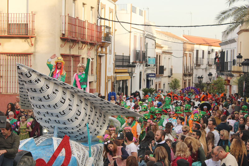 Gines brilla con su Carnaval de Luz