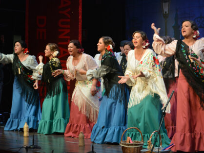 El teatro El Tronío se llenó este sábado para presenciar la tercera semifinal del Carnaval de Gines